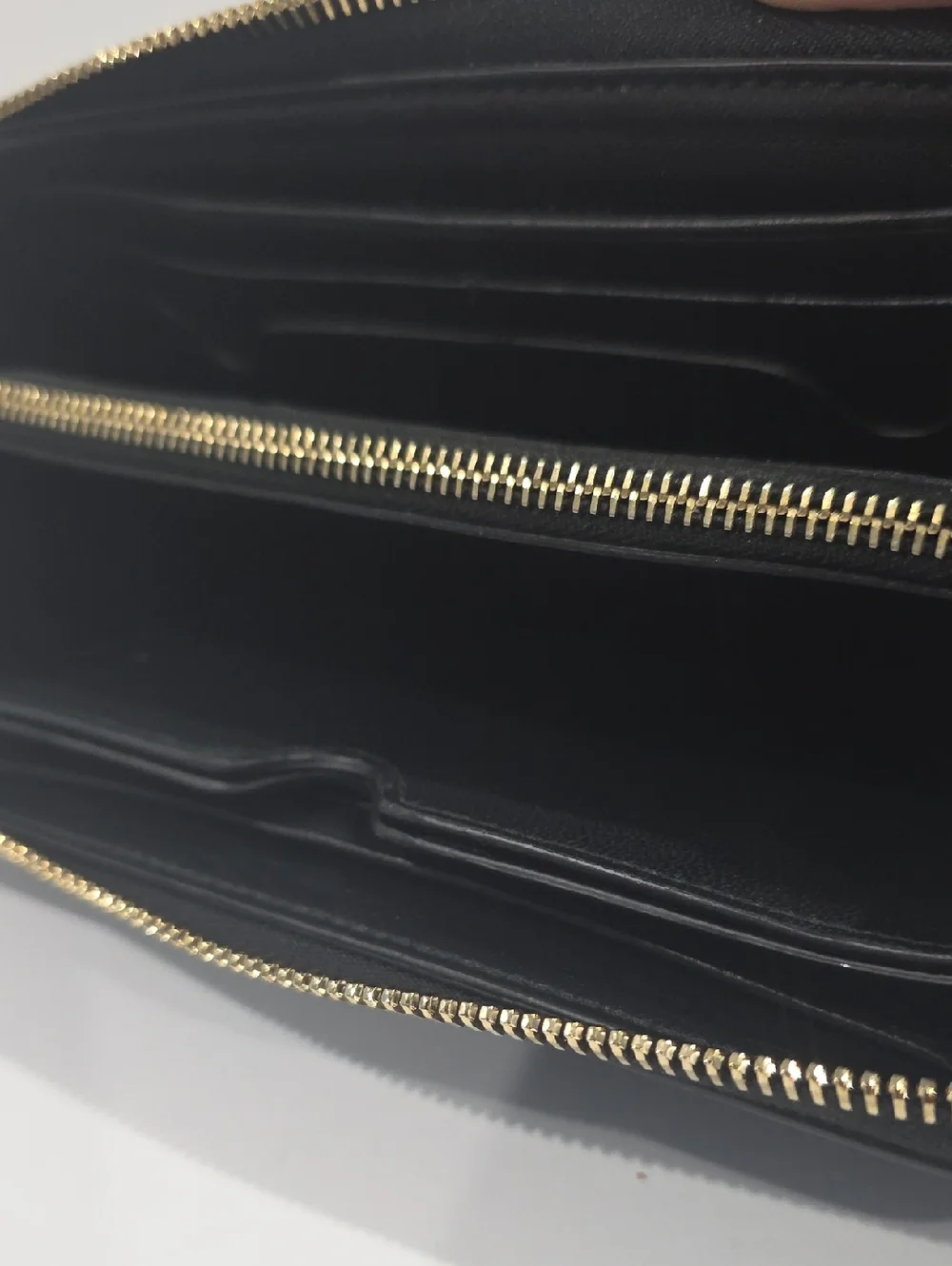 ✅ Alexander McQueen Black + Rock Continental Wallet with Snake-textured Pull